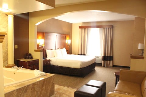 Suite, Non-Smoking, 1 King Bed with Sofa Bed and Jacuzzi | View from room