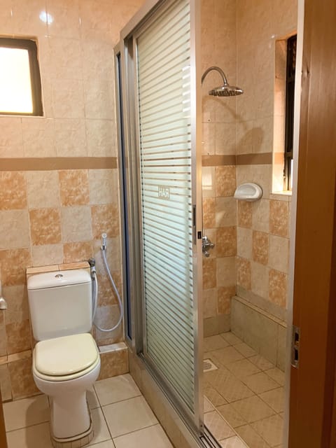 Classic Twin Room | Bathroom | Slippers, bidet, towels, soap