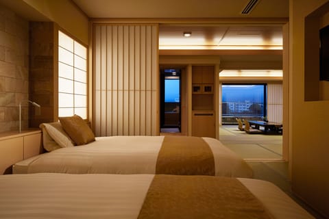 Japanese Western Style Deluxe Room with Open Air Bath, Mountain View | In-room safe, desk, blackout drapes, soundproofing