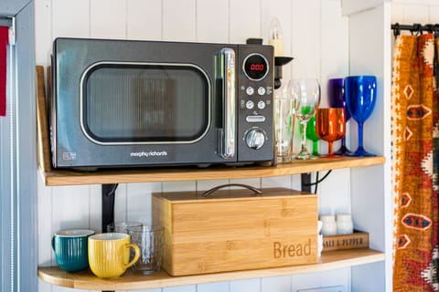 Comfort Cabin | Microwave