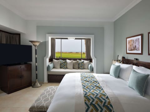 Executive Villa, 2 Bedrooms, Ocean View | Egyptian cotton sheets, premium bedding, minibar, in-room safe