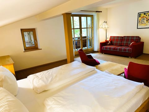 Family Room | In-room safe, desk, blackout drapes, free WiFi