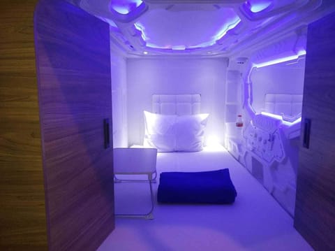 Superior Single Room | Free WiFi, bed sheets