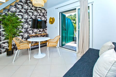 Superior Duplex Apartment with seaview and pool | Hypo-allergenic bedding, memory foam beds, soundproofing, travel crib