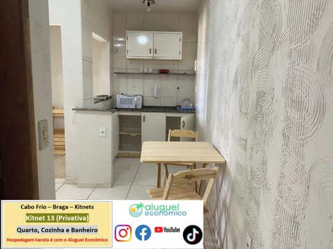 Studio | Private kitchen | Fridge, microwave, blender, cookware/dishes/utensils