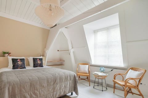 Comfort Room | Hypo-allergenic bedding, individually decorated, individually furnished