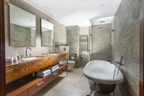 Suite | Bathroom | Combined shower/tub, deep soaking tub, designer toiletries, hair dryer