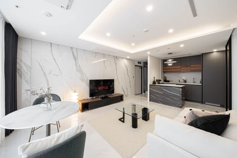 Premier Suite (B) | Living area | Heated floors