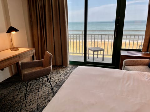 Room, 2 Queen Beds, Balcony, Oceanfront | Premium bedding, in-room safe, desk, laptop workspace