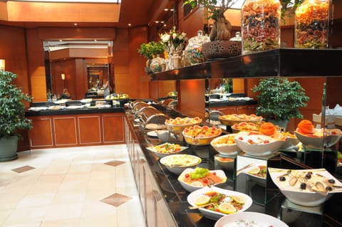 Daily continental breakfast (TRY 110 per person)