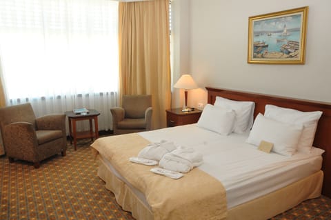 Luxury Room | Premium bedding, minibar, in-room safe, individually furnished