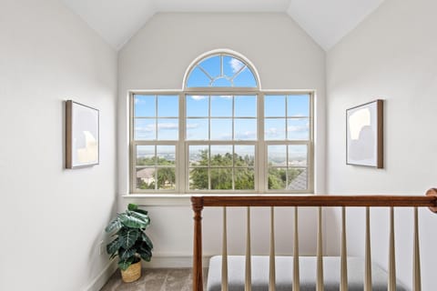 Upstairs window nook with expansive views!