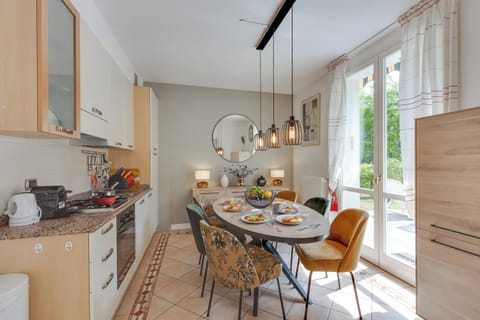 Kitchen and dining area