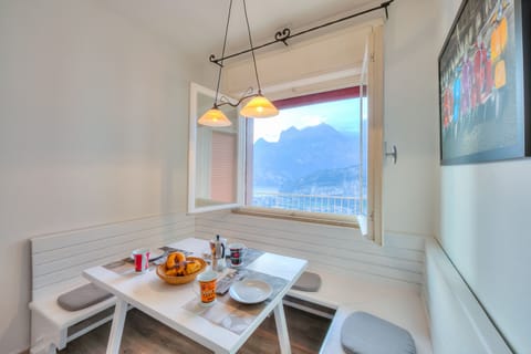 The breakfast corner