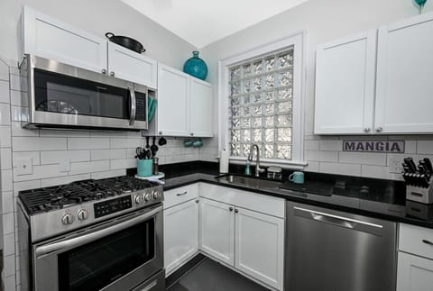 Modern and fully equipped kitchen for your vacation getaway