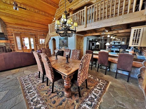 Dining for 6 and Bar Seating for 3