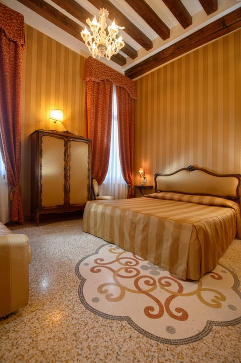 Down comforters, minibar, in-room safe, free WiFi