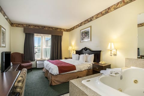 Suite, 1 King Bed, Non Smoking, Jetted Tub | Desk, iron/ironing board, free WiFi, bed sheets