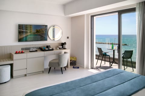 Superior Room, 1 Double Bed, Balcony, Sea View | Premium bedding, pillowtop beds, minibar, in-room safe