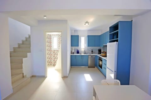 Villa, 4 Bedrooms, Private Pool, Garden View | Private kitchen