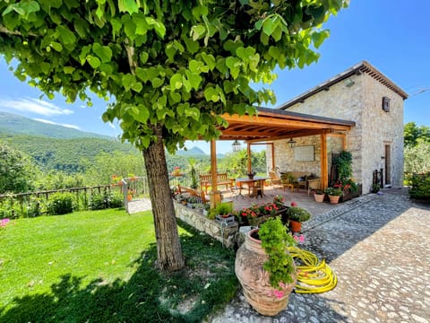 Loft, 2 Bedrooms, Smoking, Patio | Property grounds