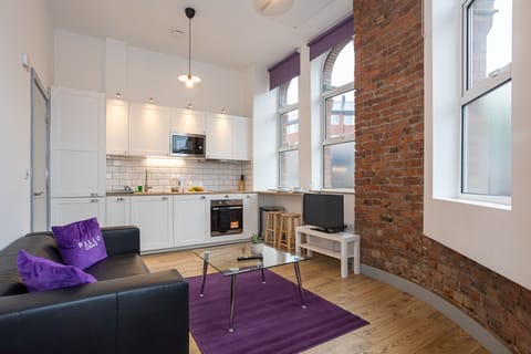 Comfort Apartment | Living area | Smart TV