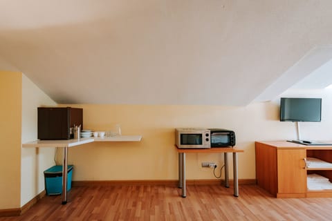 Apartment, 1 Bedroom | Private kitchenette