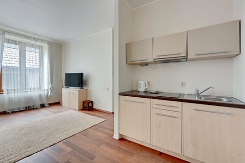 Comfort Apartment, 1 Bedroom, Beachside (Nautilus 4 os) | Private kitchen | Coffee/tea maker, electric kettle, paper towels