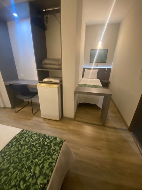 Comfort Single Room | Minibar, desk, free WiFi, bed sheets