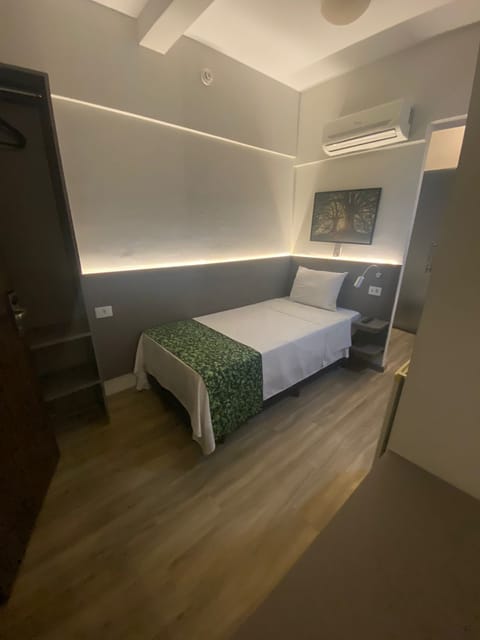 Comfort Single Room | Minibar, desk, free WiFi, bed sheets