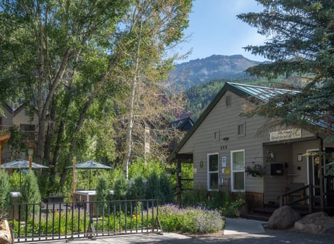 Room, 2 Bedrooms | Exterior