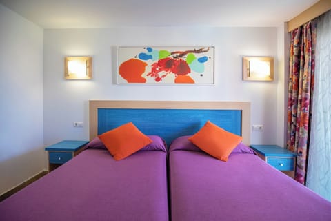 Double Room, Pool View | In-room safe, desk, free WiFi, bed sheets