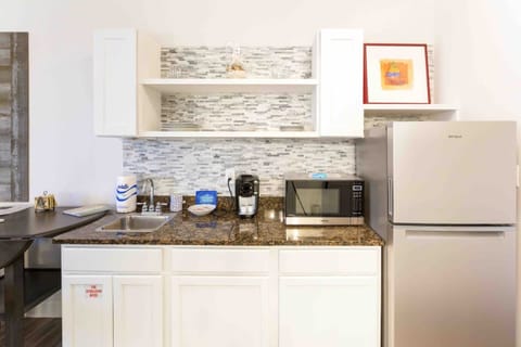 Kitchenette with full size refrigerator