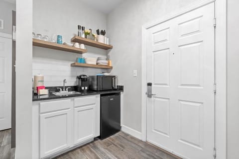 Kitchenette with mini refrigerator