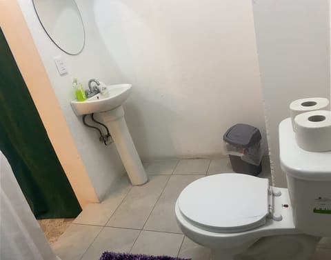 Standard 23 | Bathroom