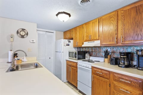 Condo (2 Bedrooms) | Property amenity