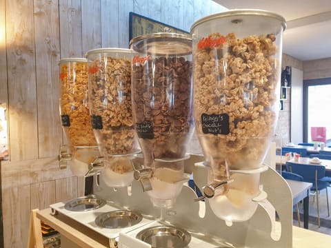 Daily buffet breakfast (EUR 18 per person)