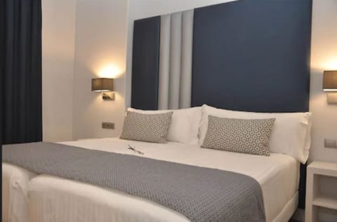 Standard Twin Room | Premium bedding, in-room safe, individually furnished, desk