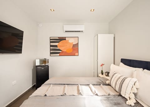 City Room | Free WiFi, bed sheets