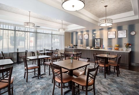 Free daily continental breakfast