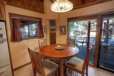 House, 2 Bedrooms | Dining
