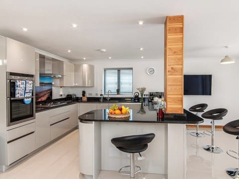 Llygaid-yr-Haul at Parrog Point, Newport, Pembrokeshire Coast