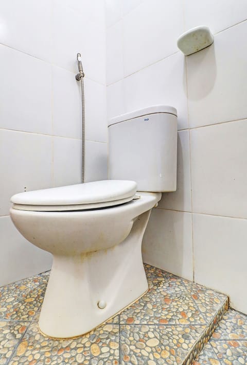 Deluxe Double Room | Bathroom | Shower, bidet, towels, toilet paper