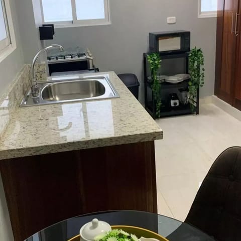 Comfort Studio, 1 Bedroom, City View | Private kitchen | Dining tables