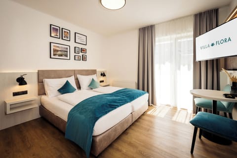 Deluxe Suite | In-room safe, desk, blackout drapes, soundproofing