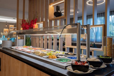 Free daily buffet breakfast