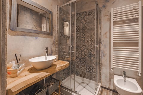 Comfort Room | Bathroom | Shower, hair dryer, towels, soap