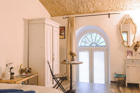 Basic Room | Desk, free WiFi