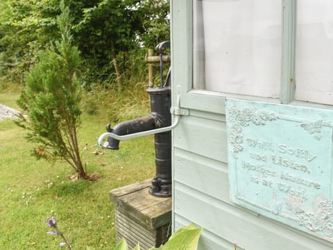 Outdoor area | Eeyore - Sunny Pooh Corner, Beaworthy