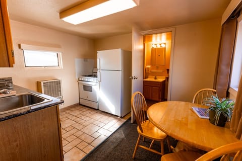 Economy Studio, 2 Double Beds | Blackout drapes, iron/ironing board, free WiFi, bed sheets